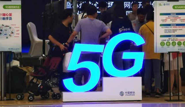 中国移动难得大方起来!10年不换号的人,直接享受3大服务