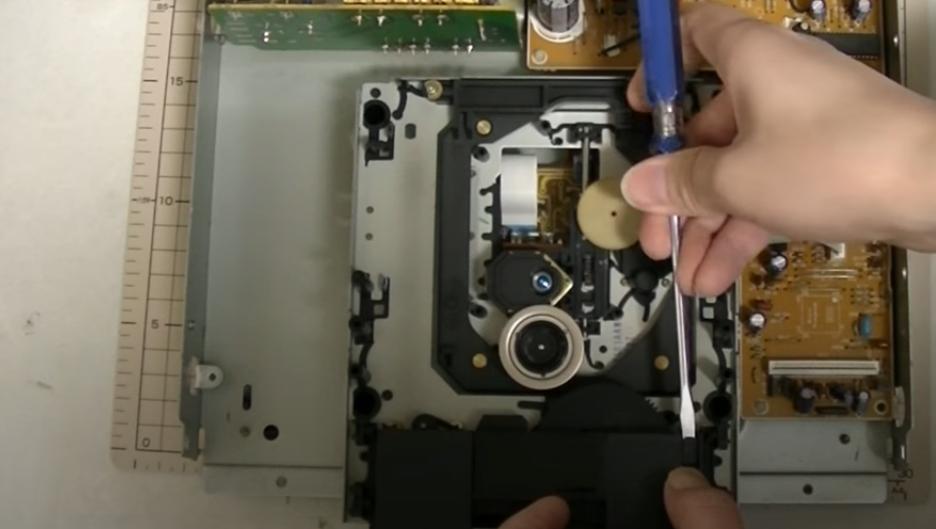 ONKYOC710MCD*放播**机，拆解维修，不读盘故障的思路和维修技巧