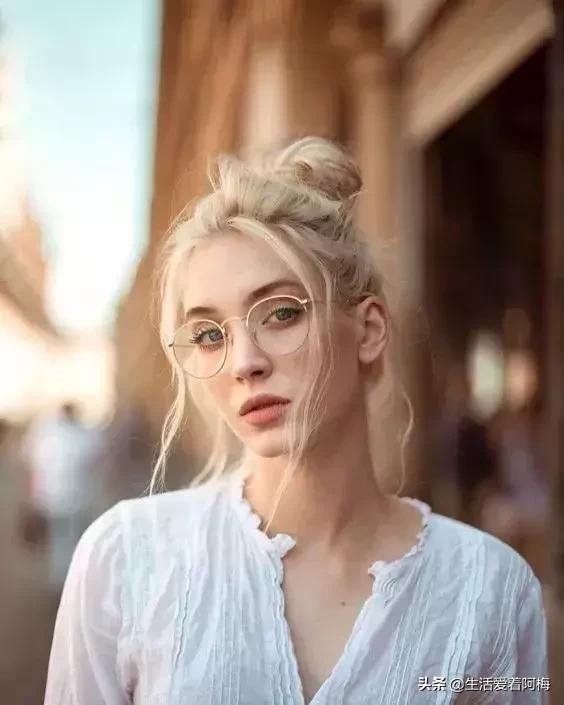 脱发严重适合扎头发还是披发,掉发头发长得慢