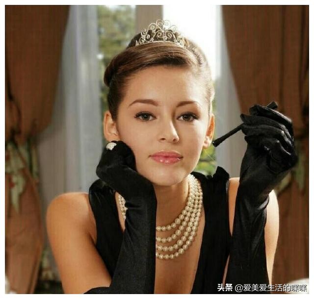 英超最厉害的足球宝贝,英超最火身材足球宝贝新一姐