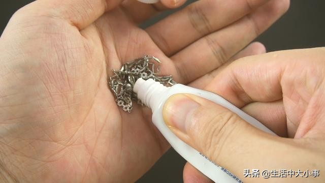 银首饰变黑如何清理,银首饰变黑怎么清洁