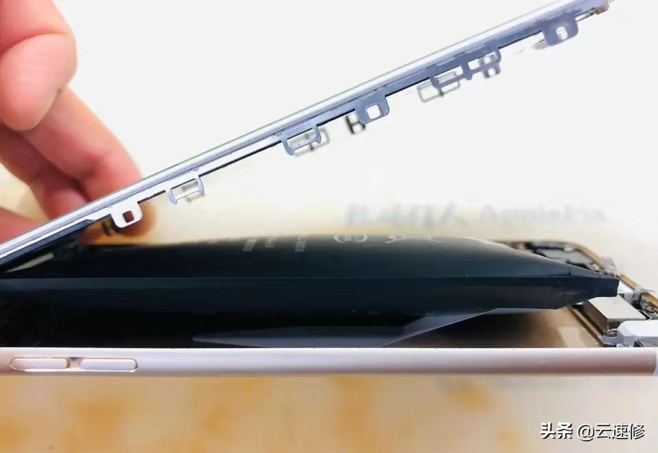 手机不开机了是电池坏了吗,手机无电池自动开机