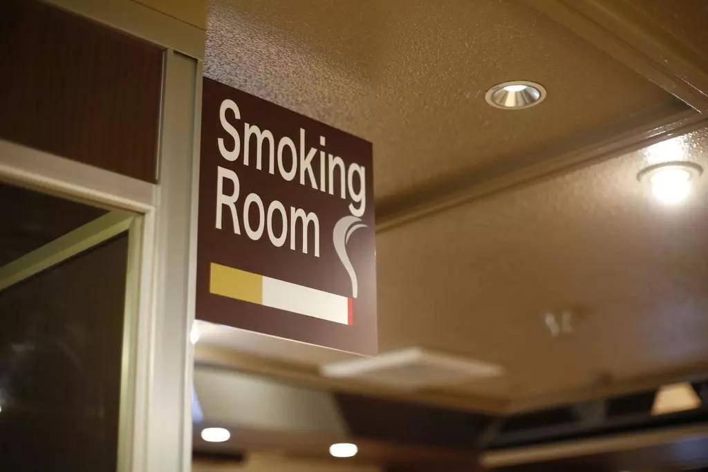 日本胶囊旅馆优缺点分析,中国胶囊旅馆对比日本胶囊旅馆