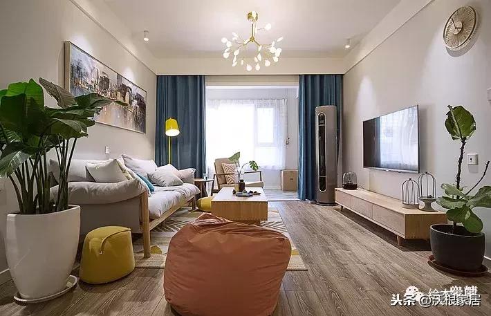 客厅到底要不要铺木纹砖,客厅到底要不要贴墙布