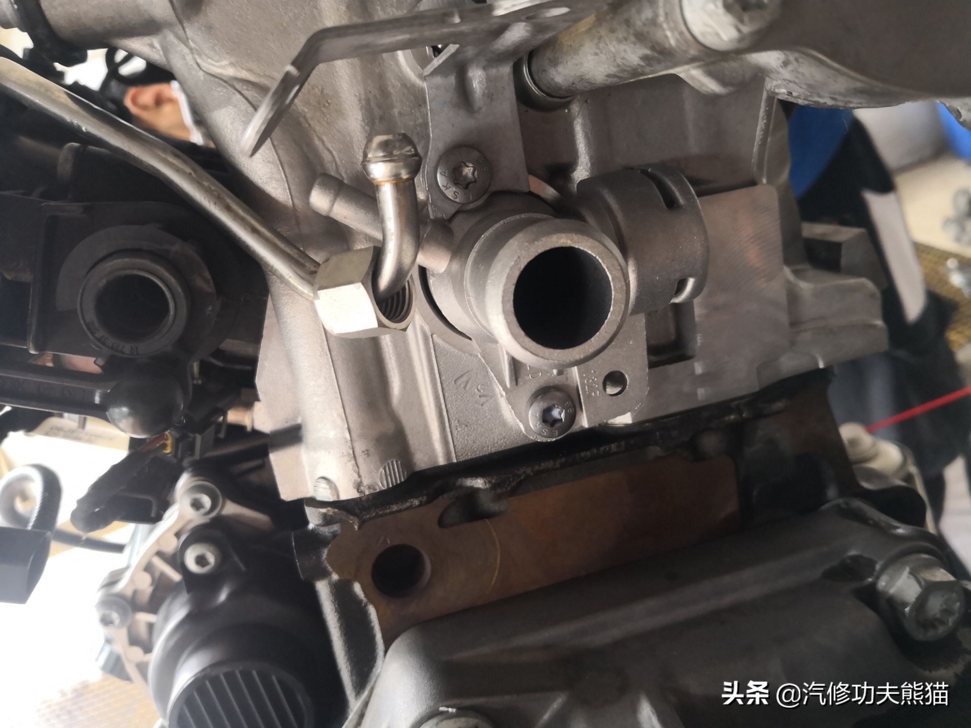 百年大众汽车品牌毁于烧机油？烧机油并非绝症，看看这台进口夏朗