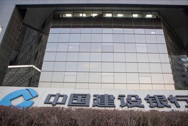 2021年40万存入建设银行，每年利息15400元，值得存吗？