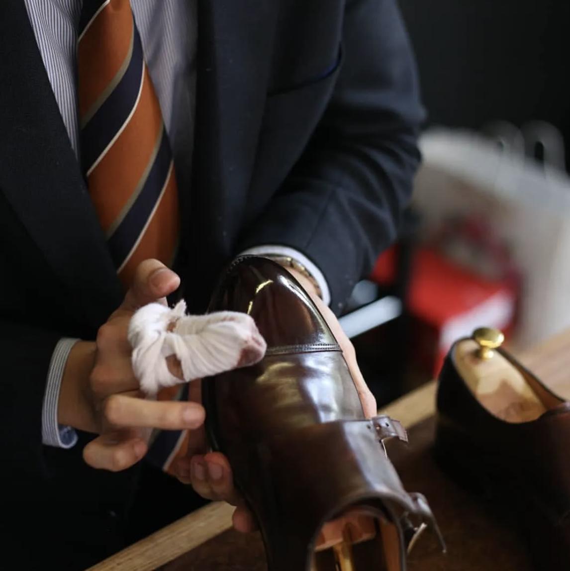 皮鞋脏了怎么擦鞋才好,正装皮鞋擦鞋教程