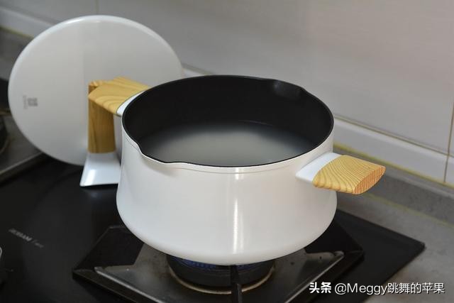有涂层的锅要不要开锅?简单几步,熬一锅好粥,自带甜味养胃暖身