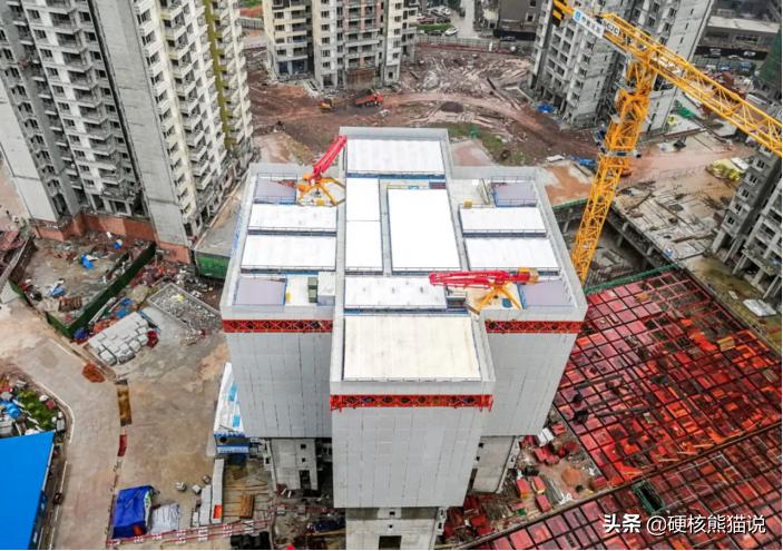 四天盖一层中国首创空中造楼机,中国独创空中造楼机