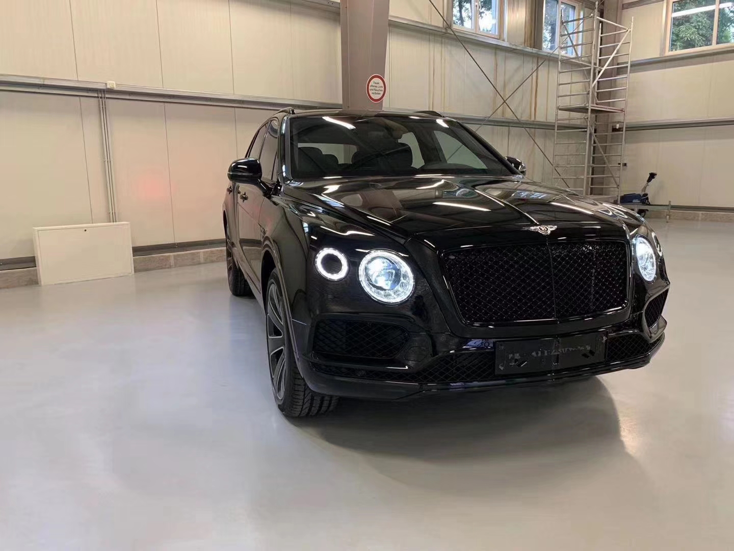 宾利2023全新款,宾利极致版2020