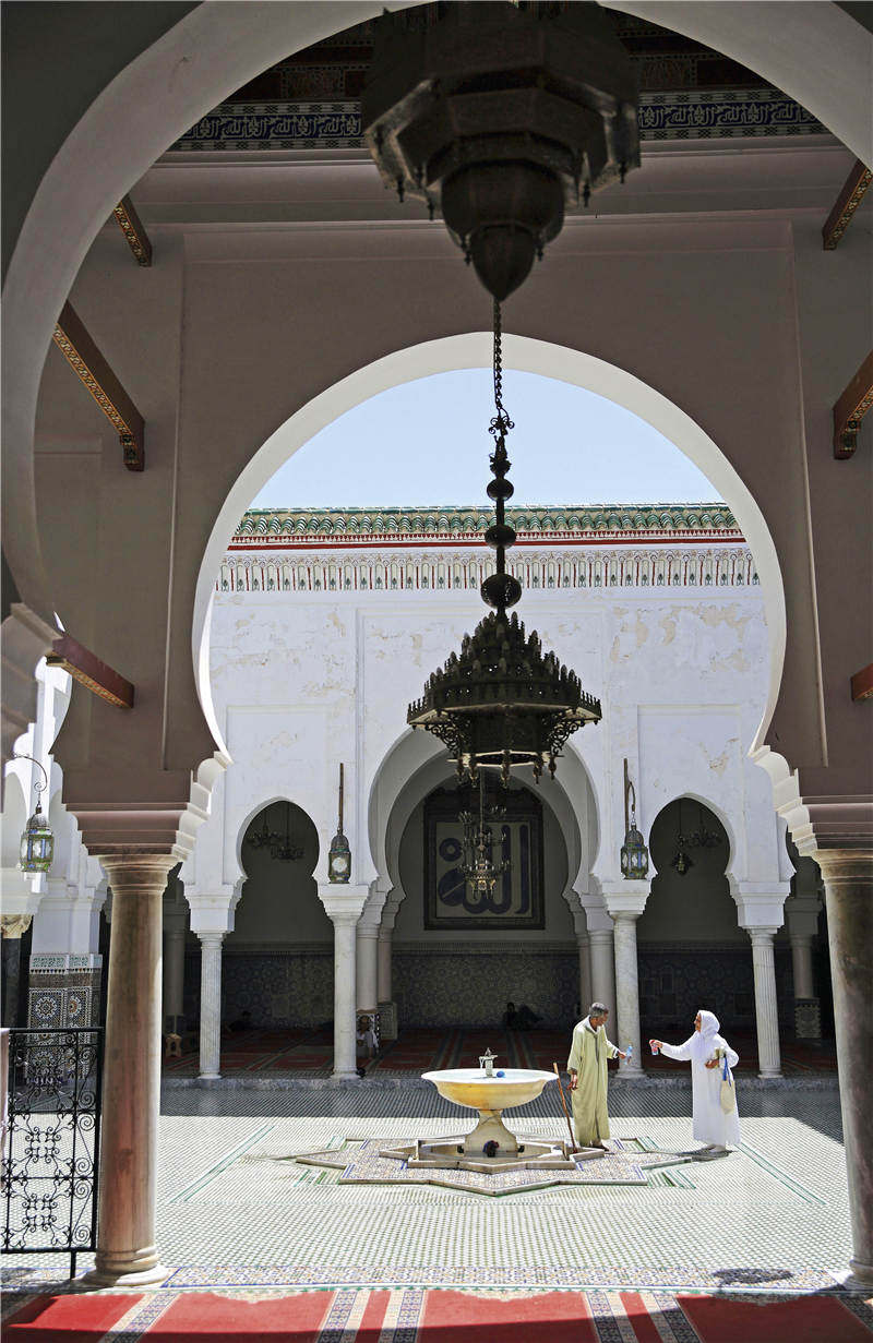 在摩洛哥隐藏于市井的拉巴特花园里，在当地人的回忆和渴望中，我看到了一个真正的摩洛哥