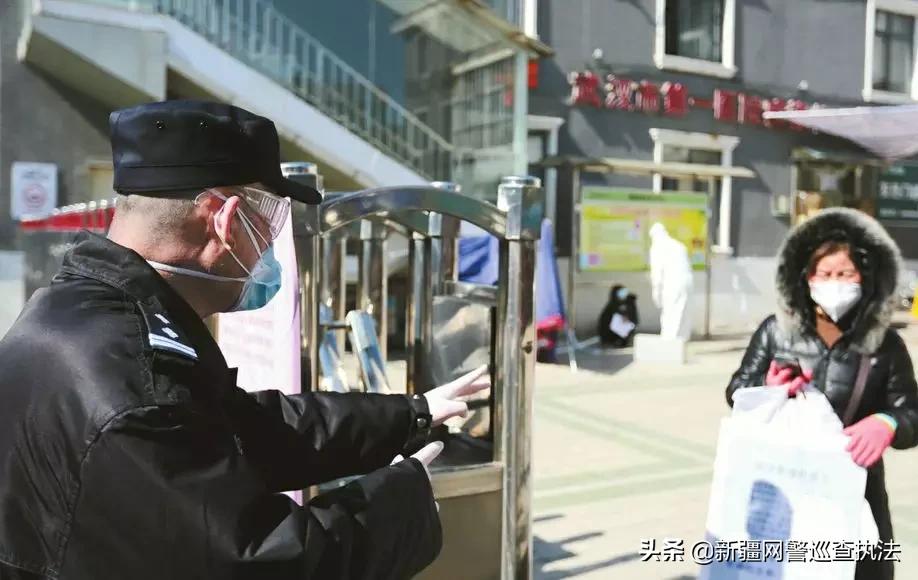 随警作战记者,记者采访医护人员驰援武汉