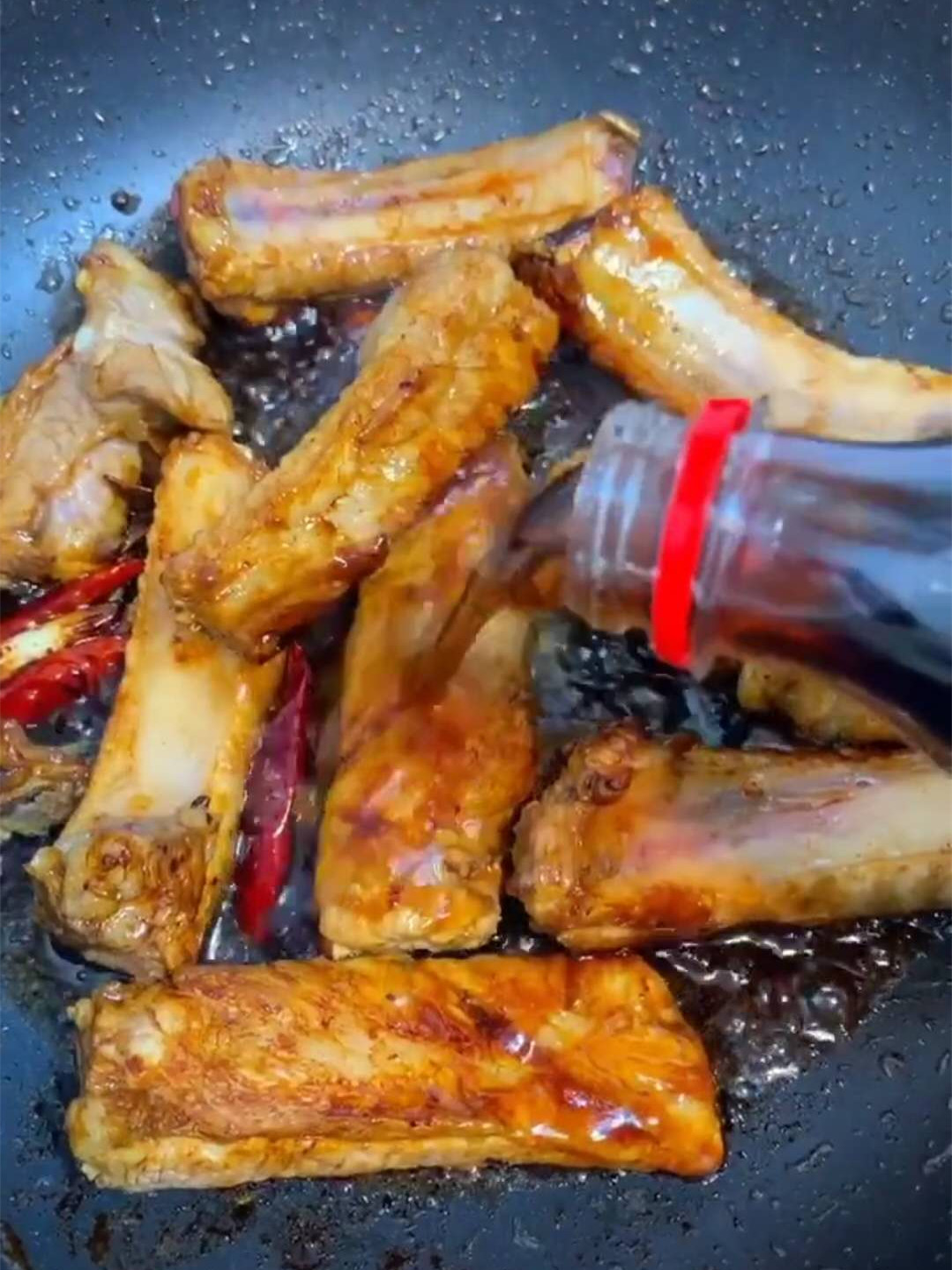 排骨怎么煮完蘸酱油,排骨怎样煮才骨肉分离