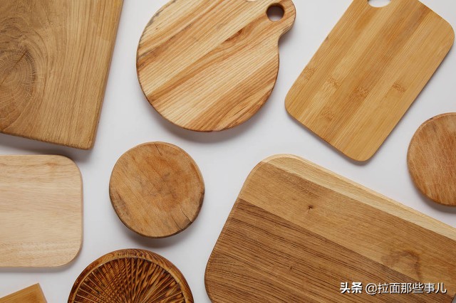 同样的菜板重的好还是轻的好,不同实木材质菜板的优缺点