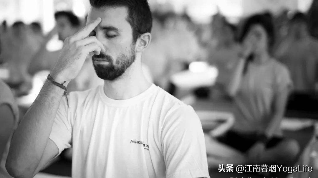 瑜伽课消耗100卡路里一天能瘦吗,瑜伽燃烧多少卡路里能减肥