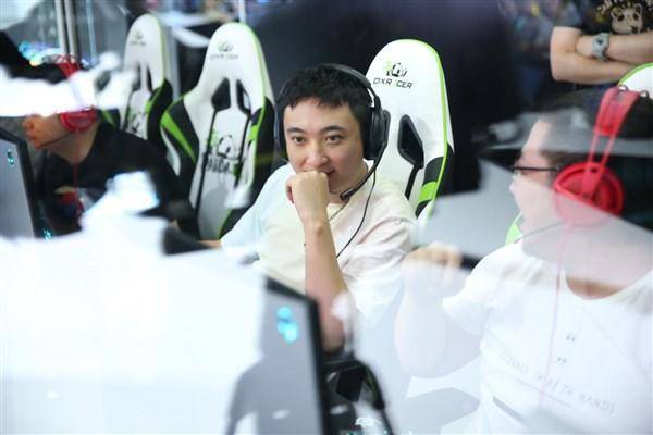 王思聪去日本玩,王思聪去米其林吃饭