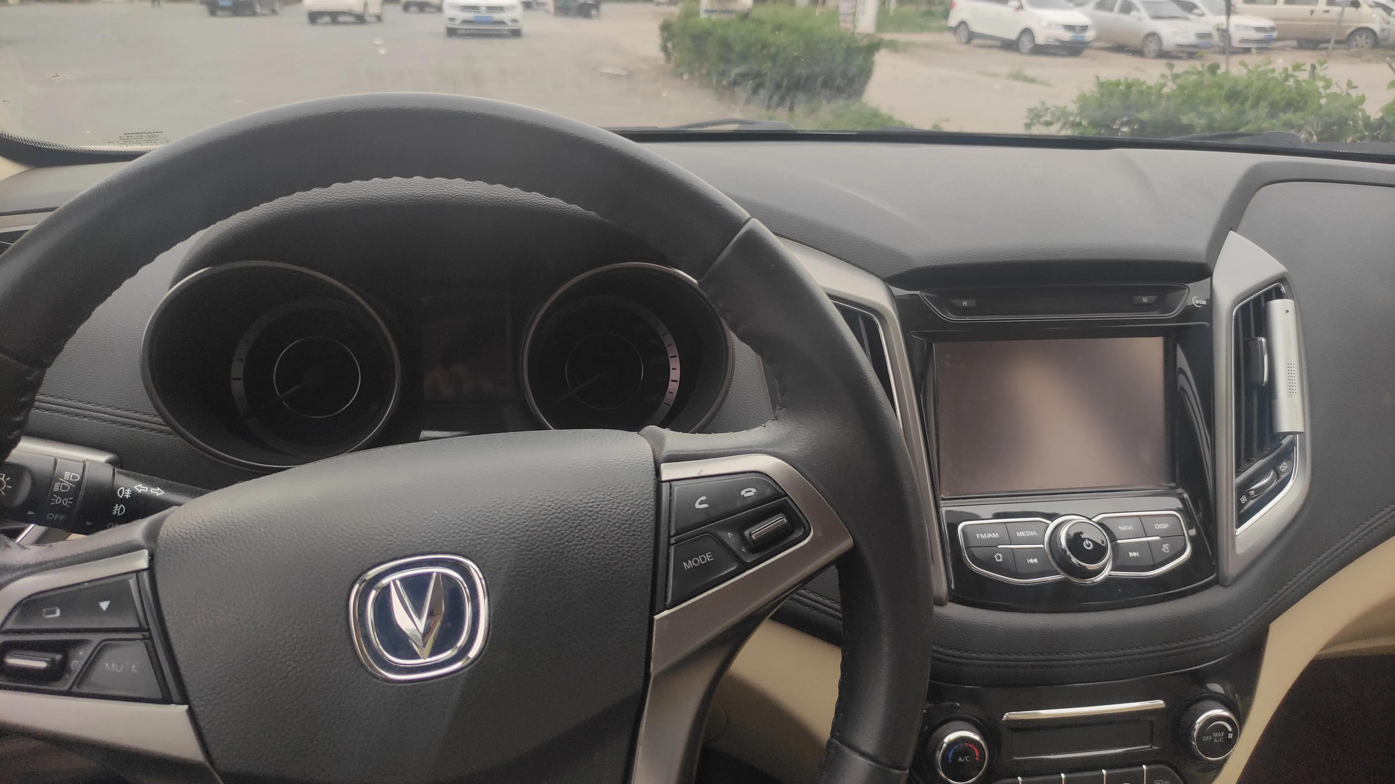 逸动豪华手动版,逸动手动豪华版白色