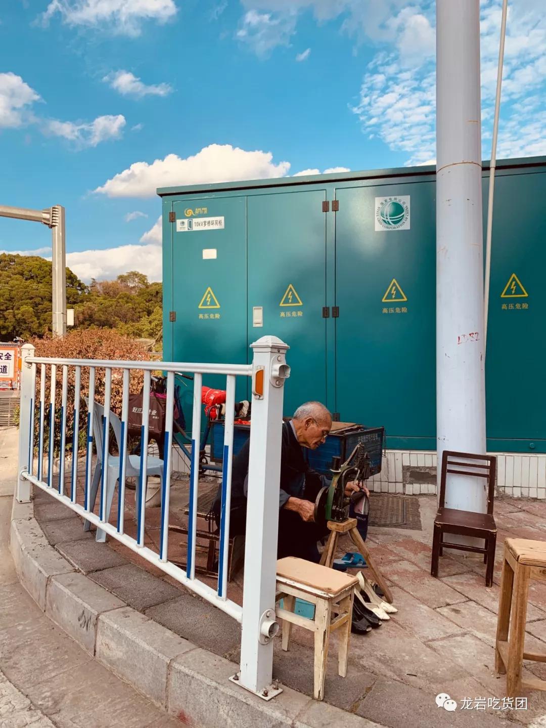 重庆渝北龙兴广场附近购物商场,前方到站工贸