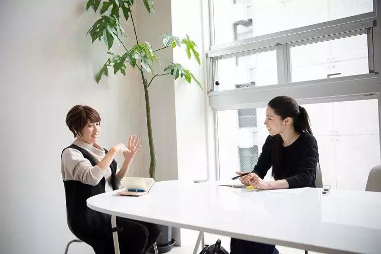 日本美女拔头发,日本美女服装秀