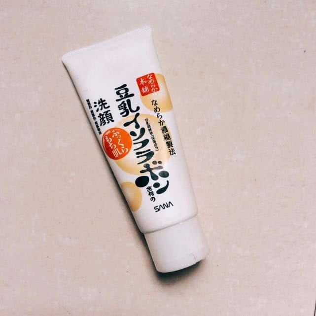 无限回购的三款洗面奶,洗面奶满满一箱