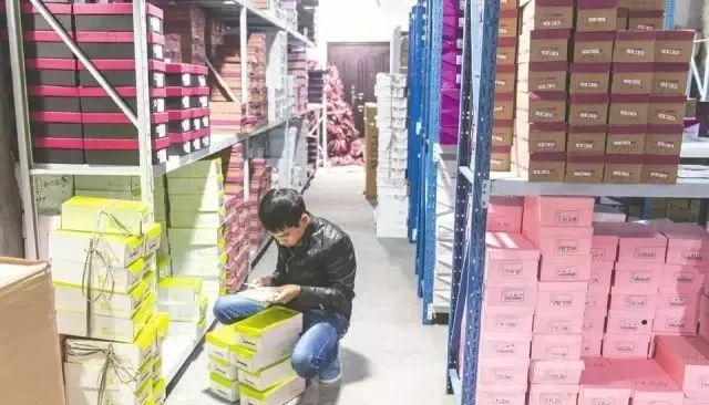 一代鞋王达芙妮退出线下零售,达芙妮鞋还能买吗