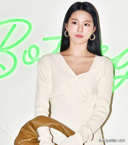 AOA雪炫卷入泰国香烟谣言FNC回应“没有事实根据！”