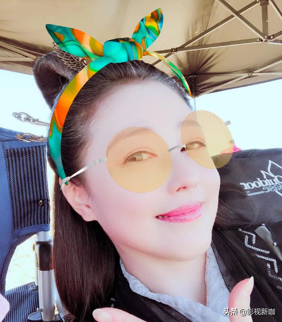 许久未见女友,周海媚谈恋情观