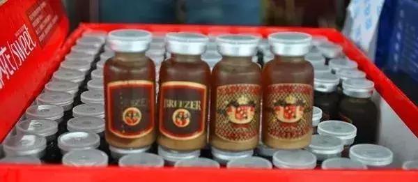 出租车里传出奇异香味！18岁武汉女孩竟当场下跪！真相太可怕