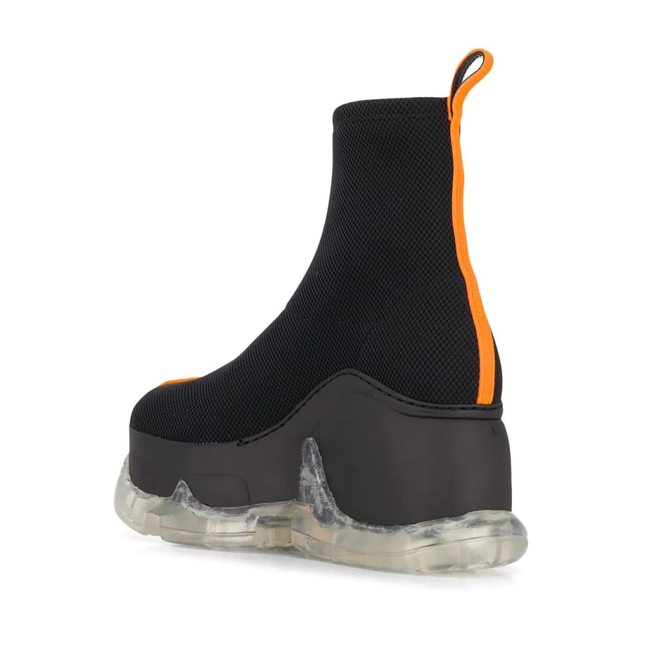 eightmonkeys品牌运动鞋男,脚肥的女生适合哪个品牌的运动鞋