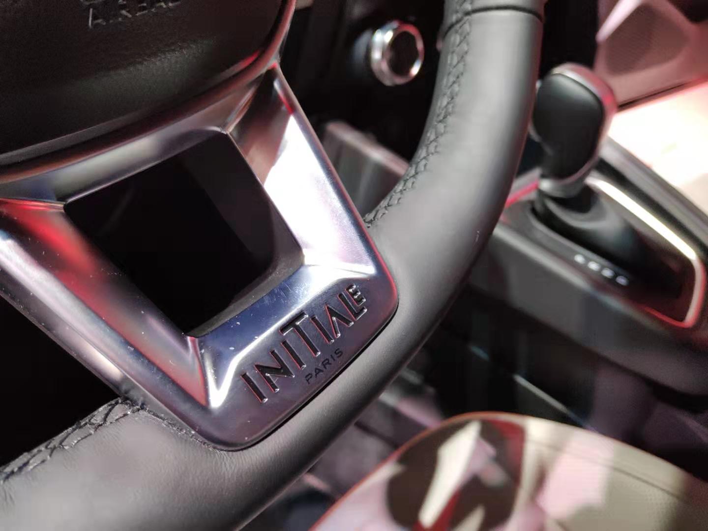 新雷诺clio在日内瓦亮相,全新clio测试谍照雷诺现款