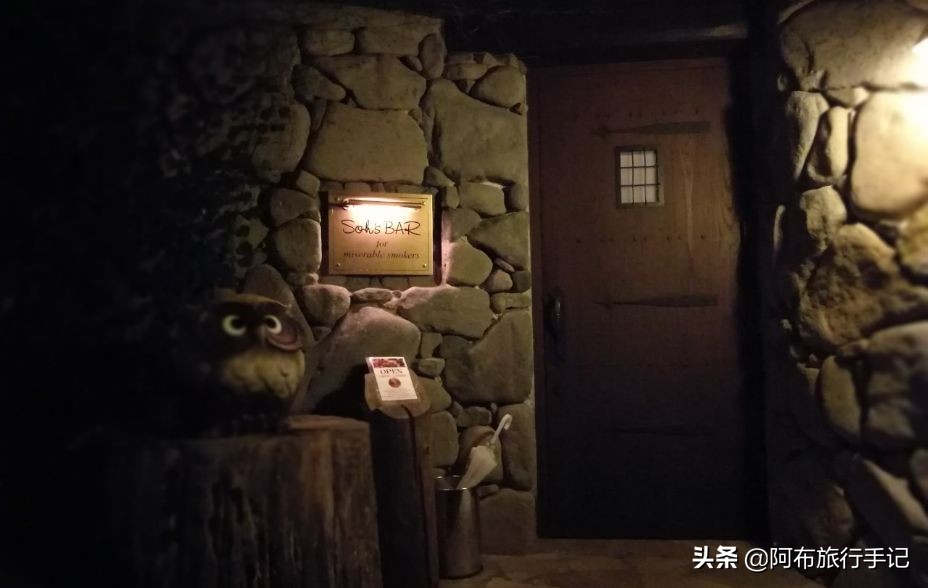 住在日本前世界首富的酒店里什么感觉，小镇青年的世界他不懂