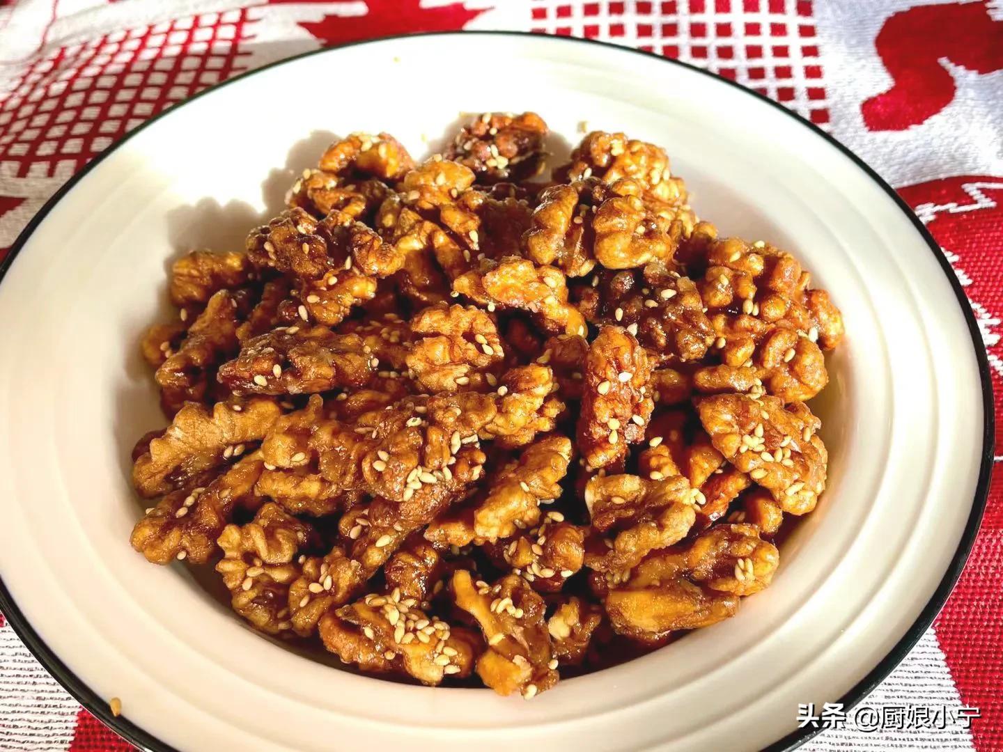 酥脆琥珀核桃仁制作,半斤核桃仁要多少糖做琥珀核桃