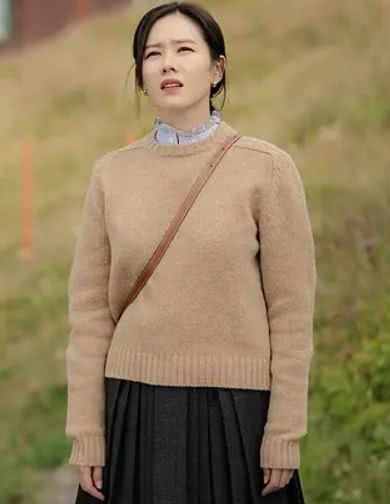 追了《爱的迫降》这么久，我终于看到一只想买的包了