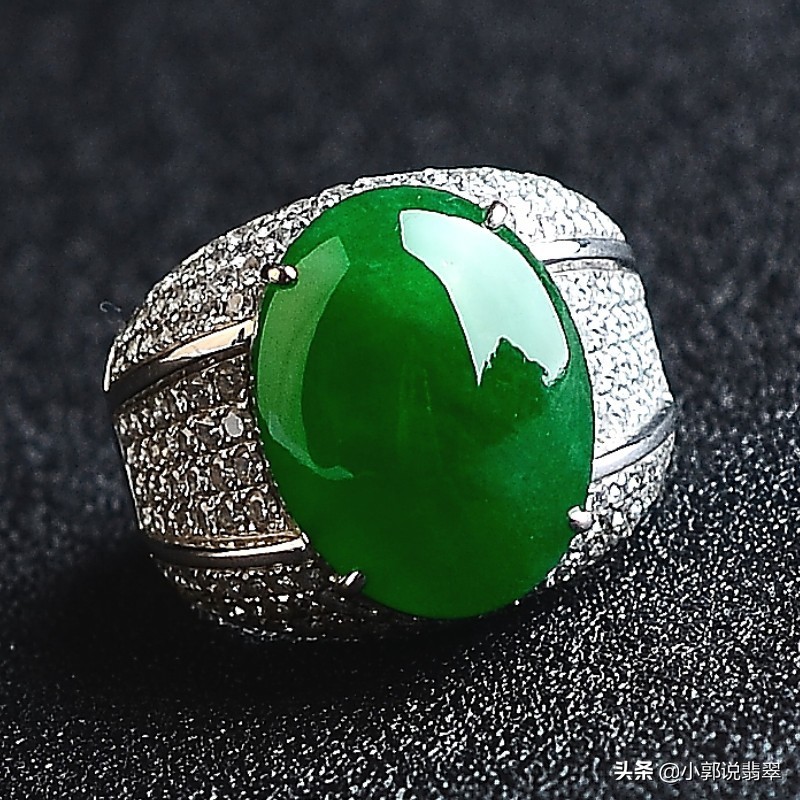 翡翠是怎么变成石头的,翡翠是怎么天然形成的