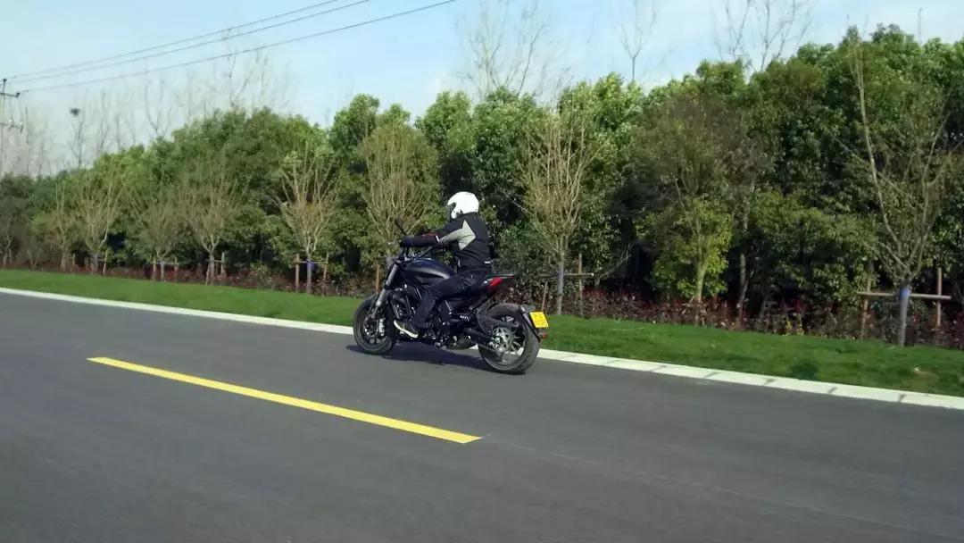 贝纳利502测评骑士网,国产大魔鬼贝纳利502c