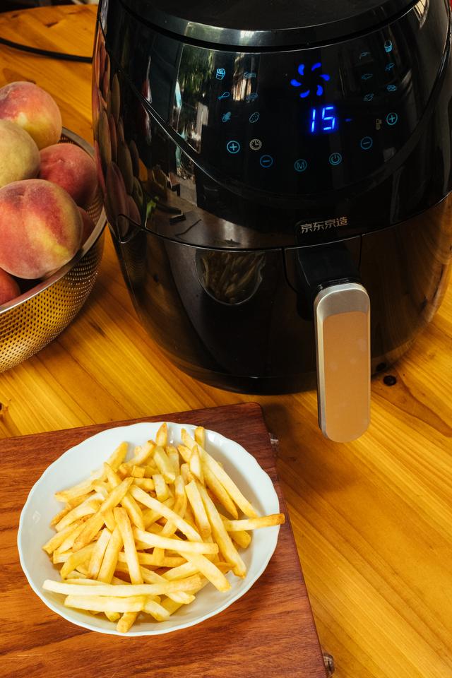 自己在家也能炸薯条赶快试试看吧,空气炸锅速冻薯条的正确做法大全