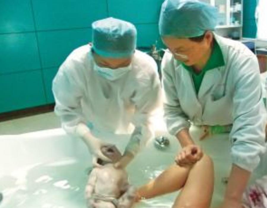 水中分娩顺产经历,水中分娩顺产全产程步骤