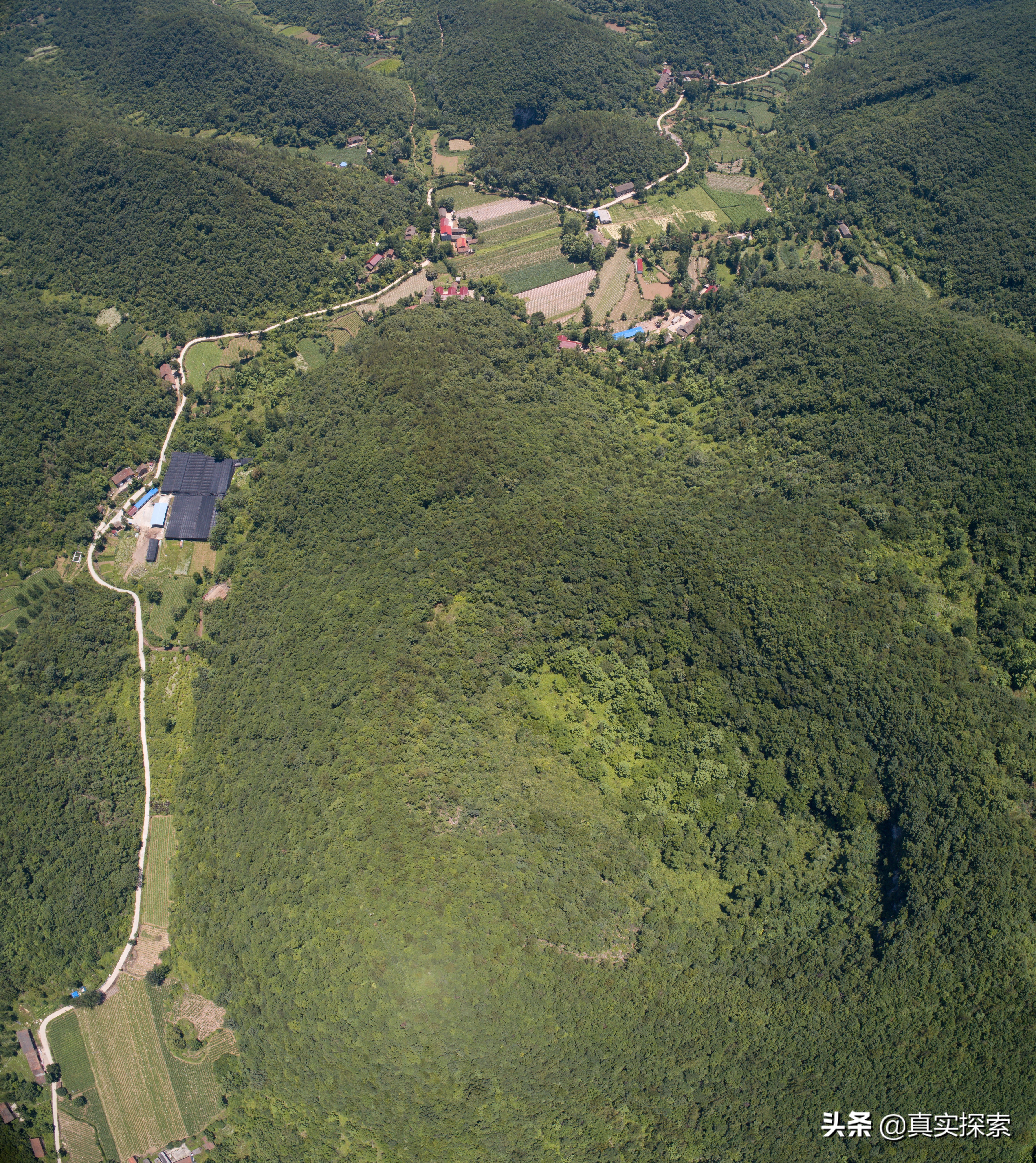 探索湖北五峰虎眼天坑,湖北天坑未解之谜