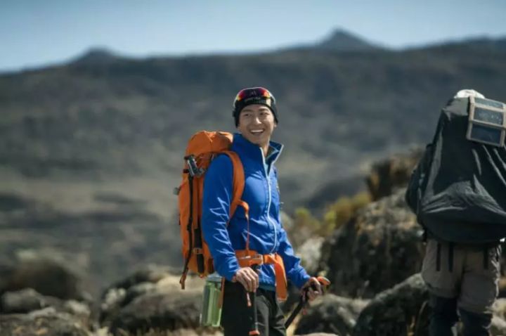 骆驼牌男性户外徒步鞋,世界大品牌户外徒步鞋