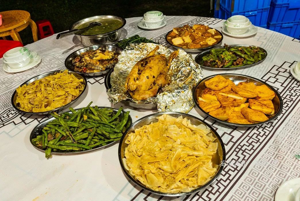 正宗古法烧窑鸡,这里的烧窑鸡口味也是相当的地道