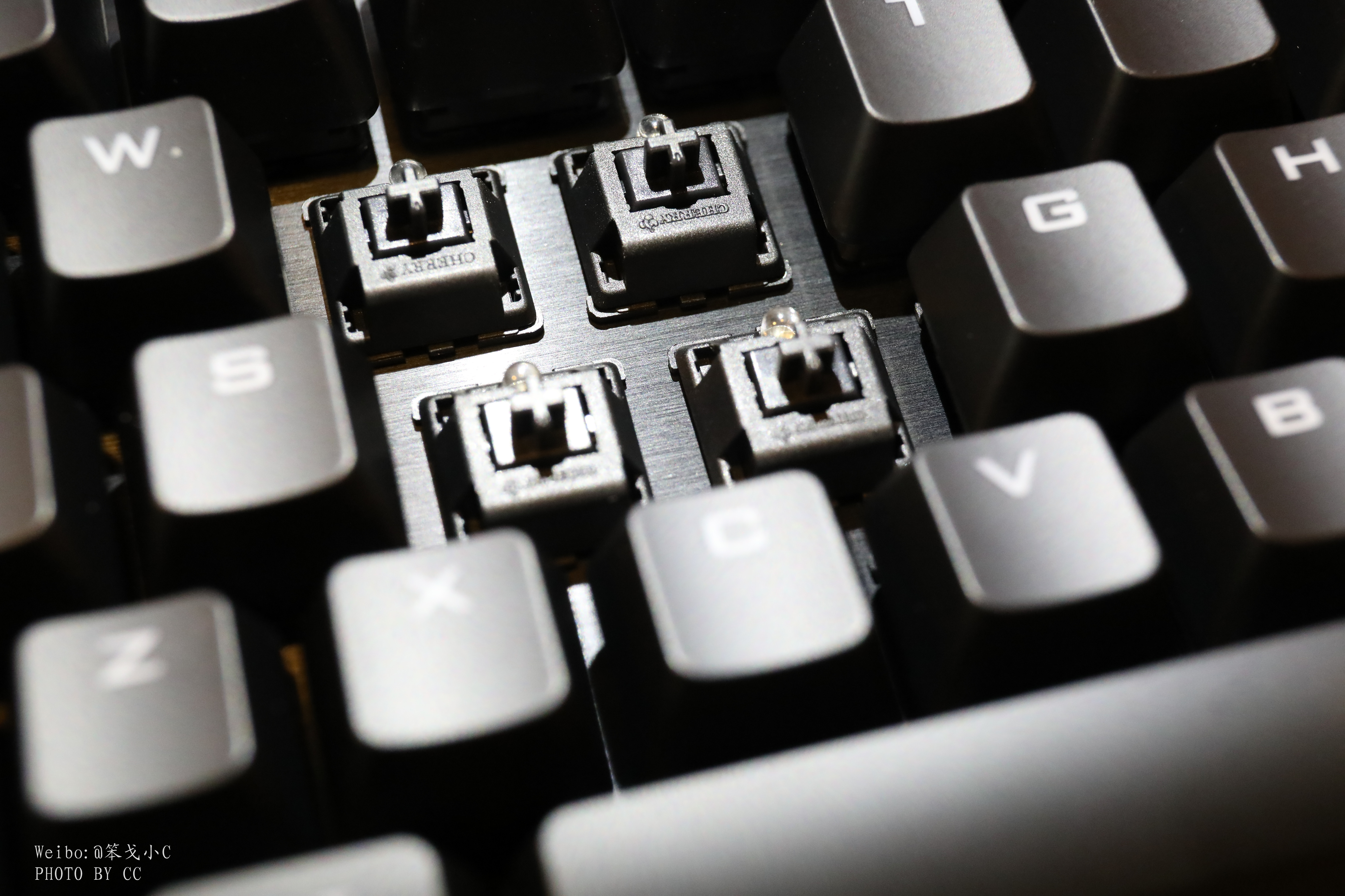 100元黑轴键盘推荐,cherry红轴机械键盘推荐