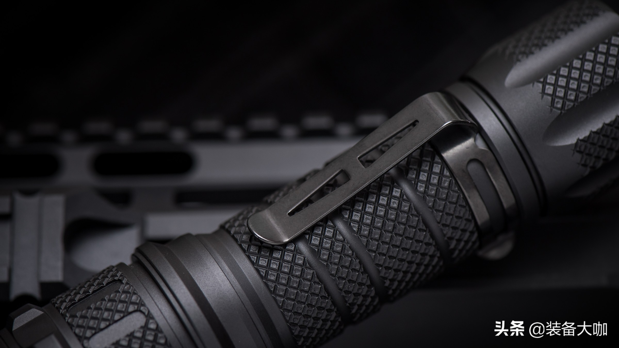 亮瞎钛合金狗眼的手电筒,能亮瞎钛合金狗眼的手电筒