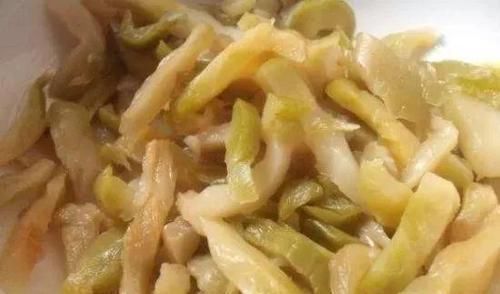 吊车司机赚钱多吗？他们平时都吃什么啊？做这行有没有前/钱途？