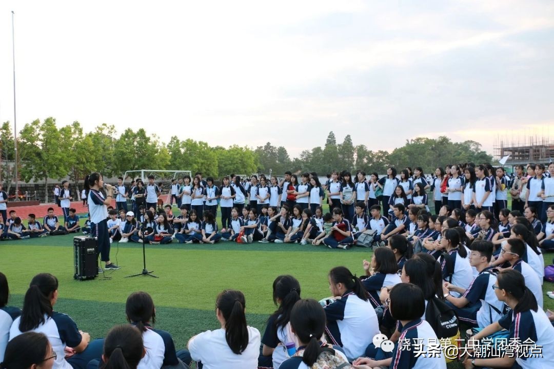 潮汕哪个学校校服最好看,潮汕校服排名前十