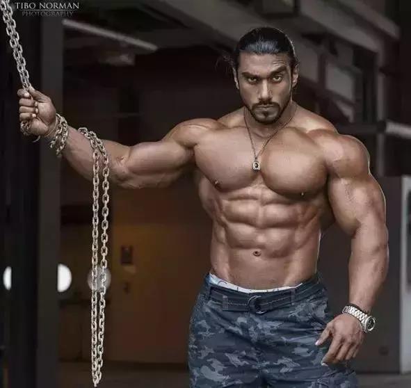 胸肌的四种胸型,男生方形胸肌和八字胸对比