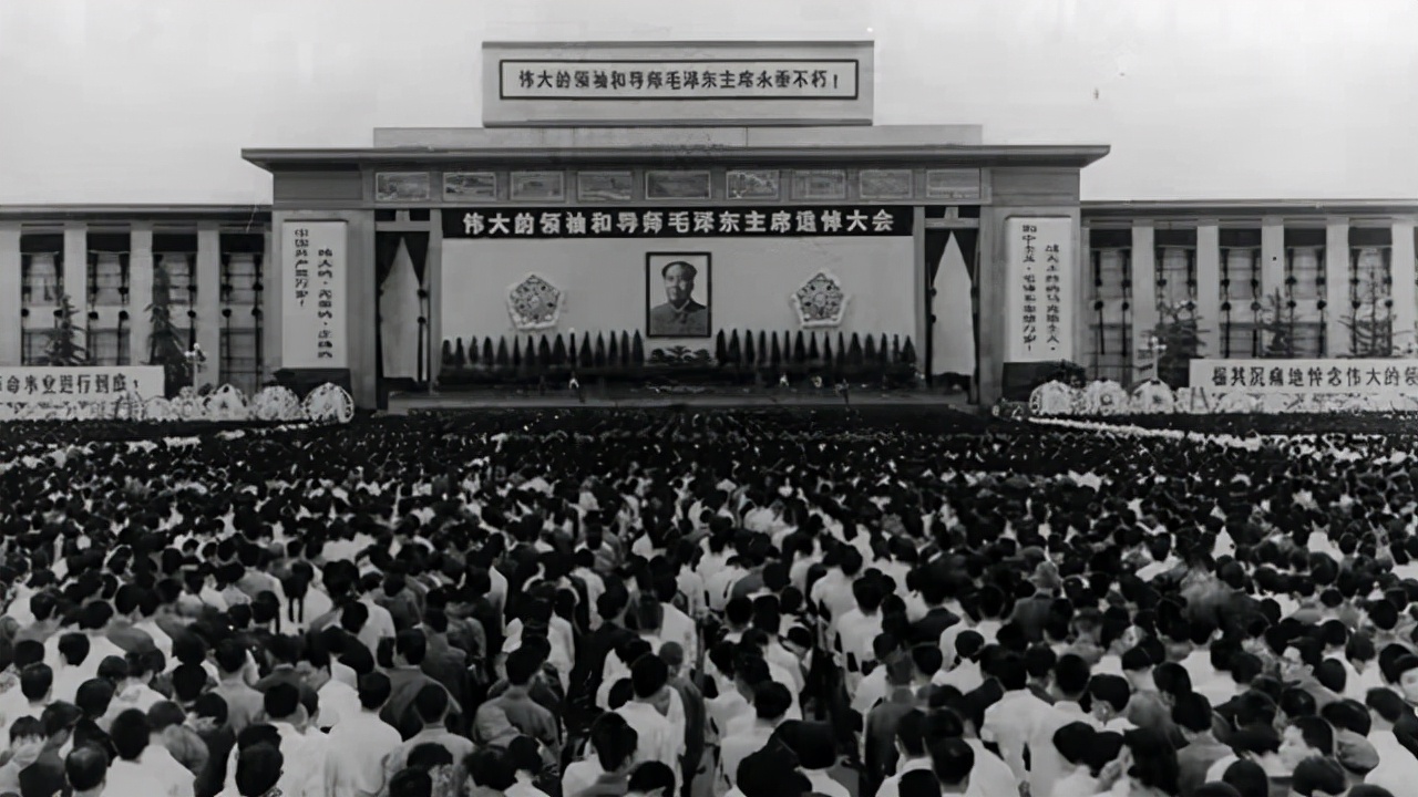 毛主席逝世对国际的影响：金日成亲自前往中国驻朝鲜大使馆吊唁