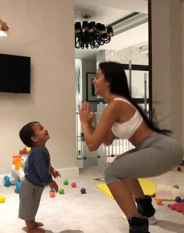 c罗确诊新冠后首次露面,c罗疫情居家锻炼