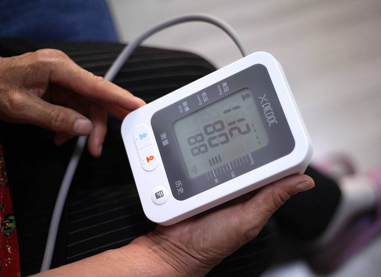 送父母测试健康的仪器,欧姆龙血压计哪款好求推荐