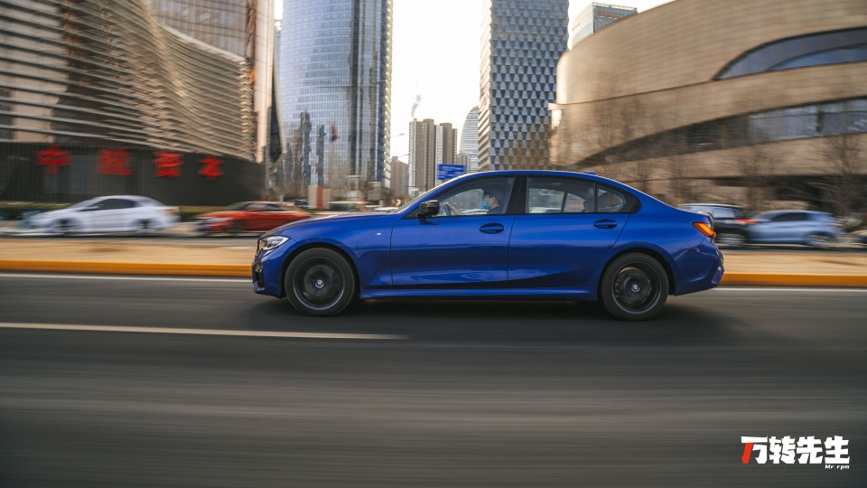 宝马330li试驾2021白色,新款宝马330li试驾