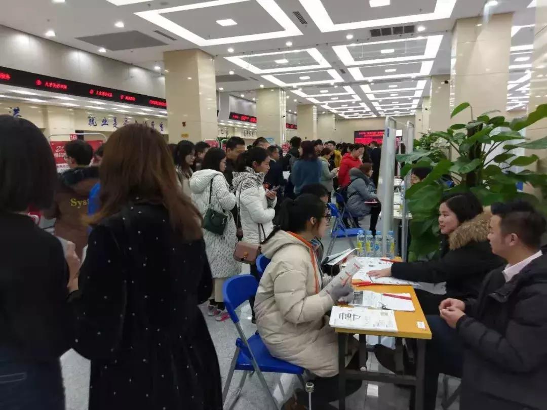 今天，南昌这里要被求职的姑娘们挤爆！赶紧告诉身边的她…